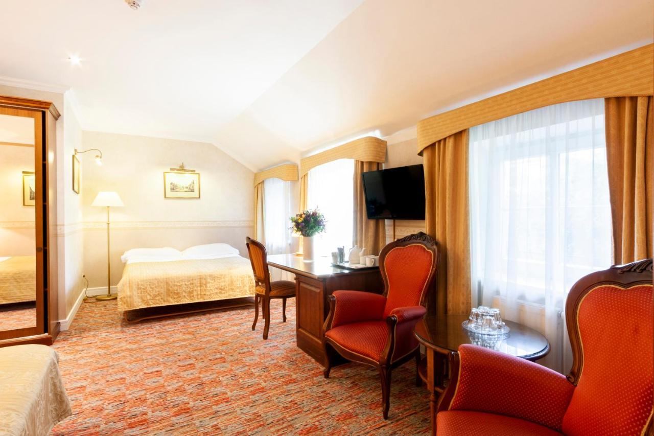 Story Inn Self Check-In Hotel Вильнюс Экстерьер фото