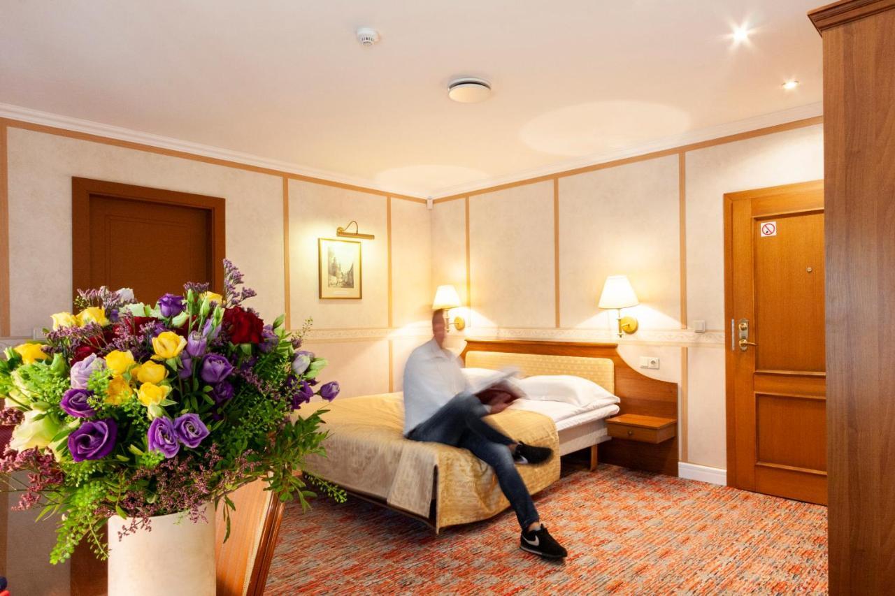 Story Inn Self Check-In Hotel Вильнюс Экстерьер фото