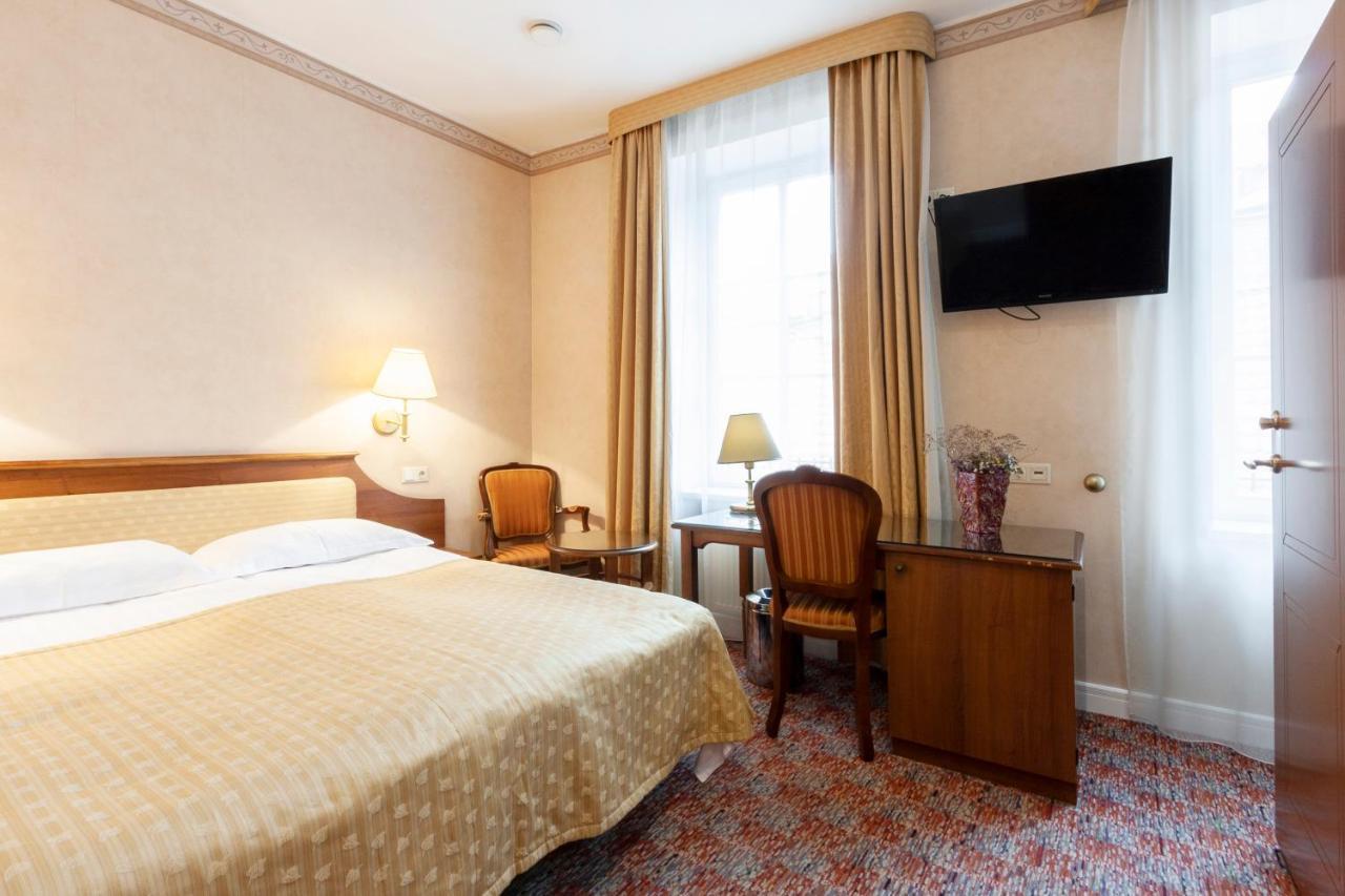Story Inn Self Check-In Hotel Вильнюс Экстерьер фото