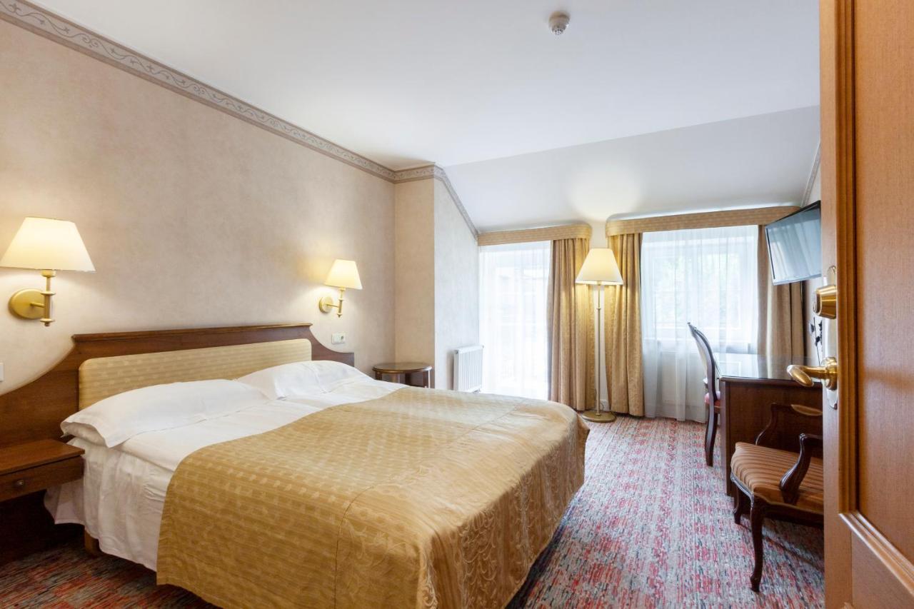 Story Inn Self Check-In Hotel Вильнюс Экстерьер фото